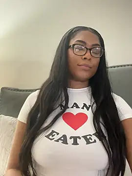 Snapshot of CandyLuxxxx chatting on 02/20/25, 08:39 CandyLuxxxx online show from 02/20/25, 08:39