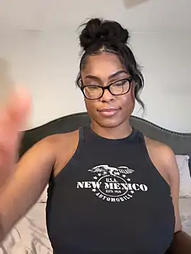 Snapshot of CandyLuxxxx chatting on 03/15/25, 12:25 CandyLuxxxx online show from 03/15/25, 12:25