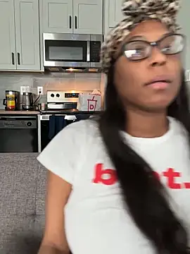 Snapshot of CandyLuxxxx chatting on 10/14/25, 03:46 CandyLuxxxx online show from 10/14/25, 03:46