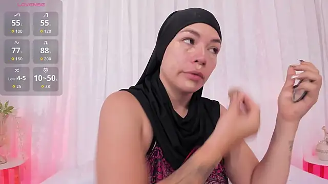aisha vs online show from 04/25/26, 01:41