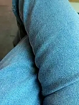 Snapshot of sutgibihatun chatting on 11/04/25, 09:52 sutgibihatun online show from 11/04/25, 09:52