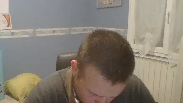 manubm03 online show from 11/21/25, 06:06