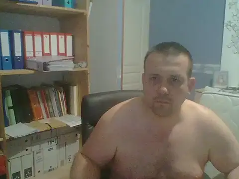 manubm03 online show from 02/18/26, 03:02