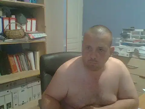 manubm03 online show from 05/24/26, 07:35
