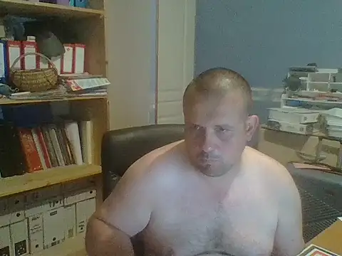 manubm03 online show from 05/26/26, 10:33