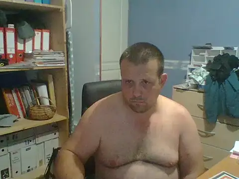 manubm03 online show from 06/27/26, 05:40