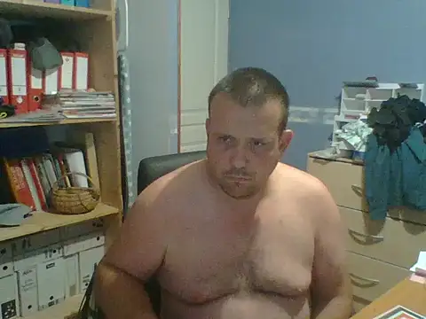 manubm03 online show from 06/28/26, 07:47