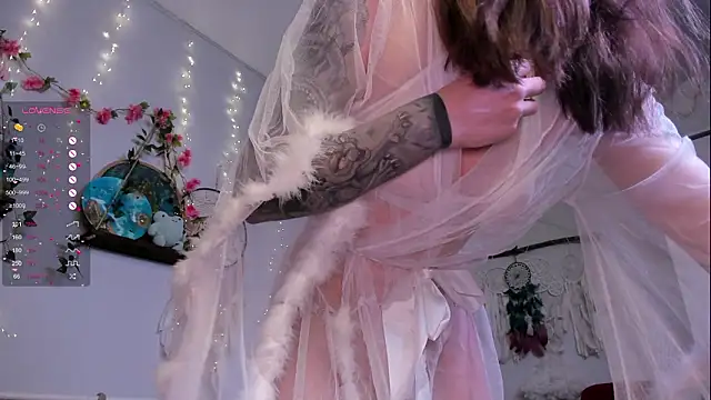 Snapshot of Kiralotus chatting on 02/06/26, 05:12 Kiralotus online show from 02/06/26, 05:12