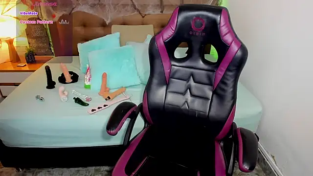 mila katts online show from 10/25/25, 06:54