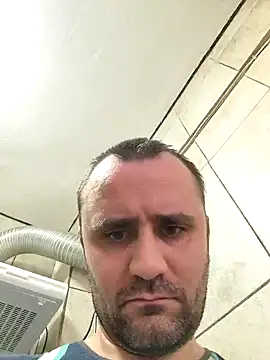 Snapshot of Govora chatting on 12/18/24, 01:45 Govora online show from 12/18/24, 01:45