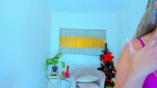 Snapshot of Carlota_peach chatting on 12/28/24, 01:28 Carlota peach online show from 12/28/24, 01:28