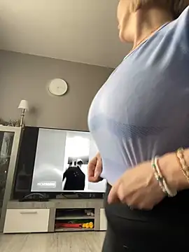 sensualEmilia online show from 05/08/26, 01:16