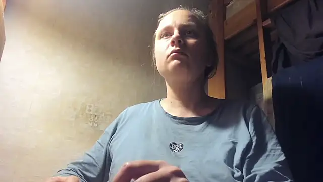 Snapshot of FrumCake chatting on 12/25/24, 12:27 FrumCake online show from 12/25/24, 12:27