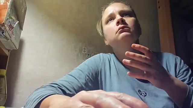 Snapshot of FrumCake chatting on 03/11/25, 11:04 FrumCake online show from 03/11/25, 11:04