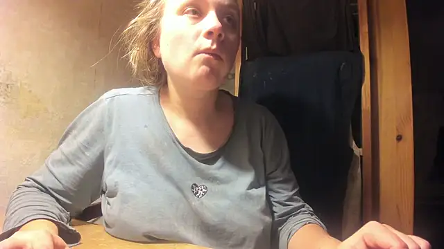 Snapshot of FrumCake chatting on 03/21/25, 05:02 FrumCake online show from 03/21/25, 05:02