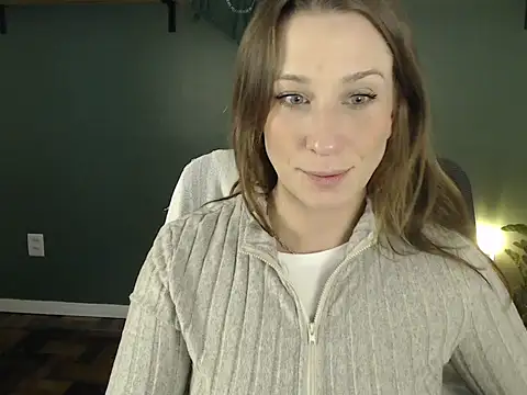 Snapshot of callmedemme chatting on 05/13/26, 05:21 callmedemme online show from 05/13/26, 05:21