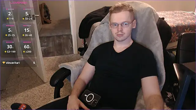 Snapshot of doloresman chatting on 02/19/25, 09:36 doloresman online show from 02/19/25, 09:36