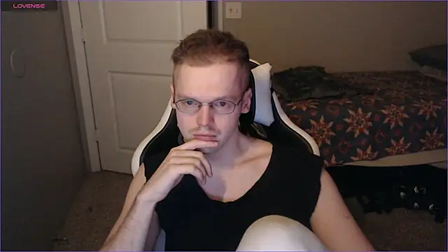 Snapshot of doloresman chatting on 03/05/25, 10:22 doloresman online show from 03/05/25, 10:22