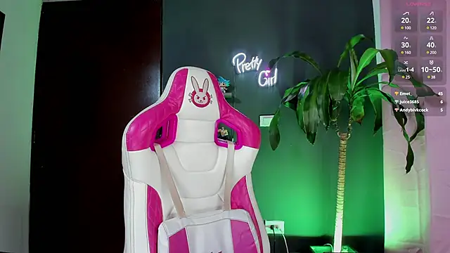 Snapshot of Katiehill_1 chatting on 03/07/25, 06:43 Katiehill 1 online show from 03/07/25, 06:43