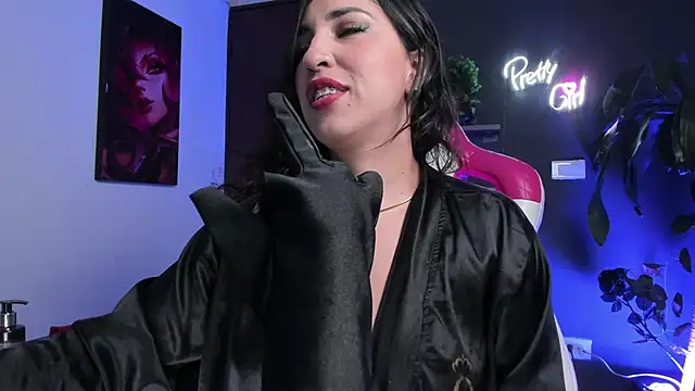 Snapshot of Katiehill_1 chatting on 12/13/25, 07:53 Katiehill 1 online show from 12/13/25, 07:53