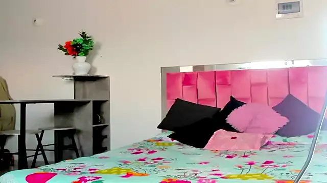 the queen aleja online show from 12/02/25, 01:39