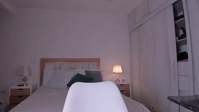 mia hank online show from 01/15/25, 11:43