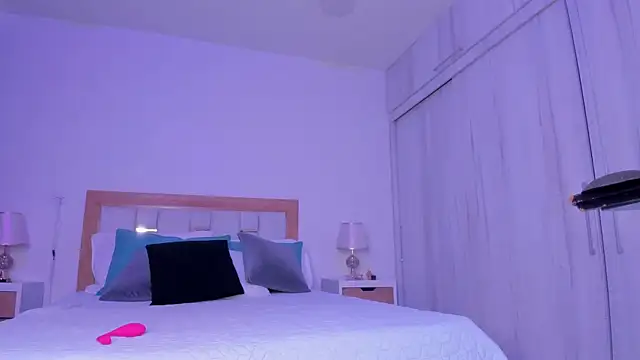 mia hank online show from 03/09/25, 11:47