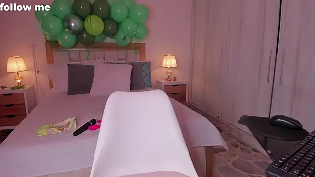 mia hank online show from 03/21/25, 11:44