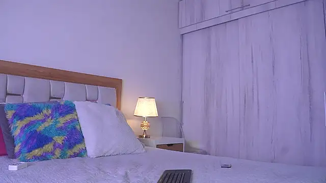 mia hank online show from 11/28/25, 11:46