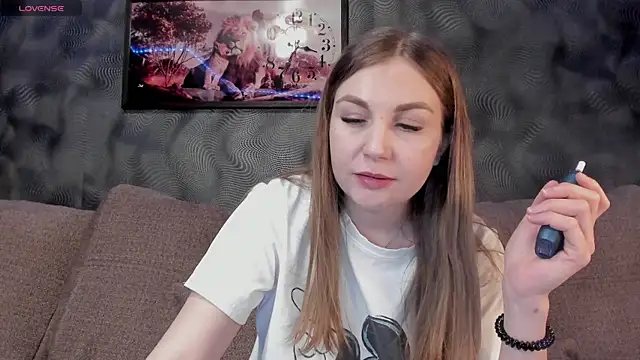 Snapshot of CassieMils chatting on 02/18/25, 12:39 CassieMils online show from 02/18/25, 12:39