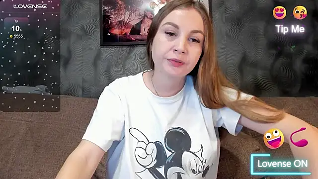 Snapshot of CassieMils chatting on 09/13/25, 07:35 CassieMils online show from 09/13/25, 07:35