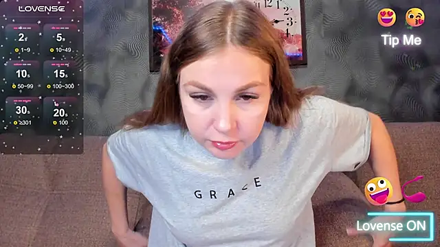 Snapshot of CassieMils chatting on 11/04/25, 10:47 CassieMils online show from 11/04/25, 10:47