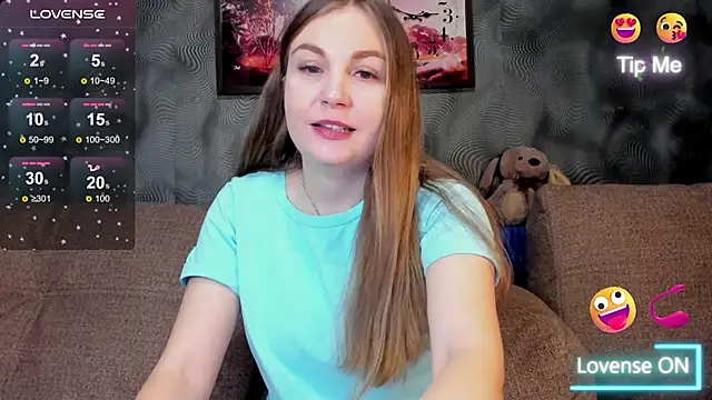 Snapshot of CassieMils chatting on 11/28/25, 04:15 CassieMils online show from 11/28/25, 04:15