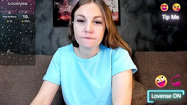 Snapshot of CassieMils chatting on 12/04/25, 03:10 CassieMils online show from 12/04/25, 03:10