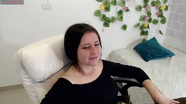 tania sweet   online show from 10/27/25, 03:38