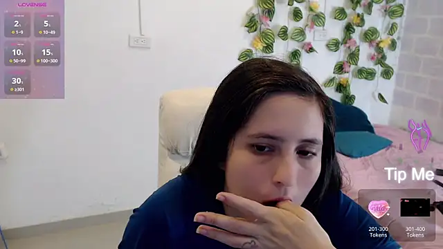 tania sweet   online show from 11/12/25, 08:19