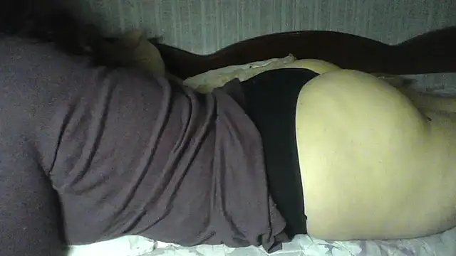 Snapshot of Alma_Evelynne chatting on 03/27/26, 06:40 Alma Evelynne online show from 03/27/26, 06:40