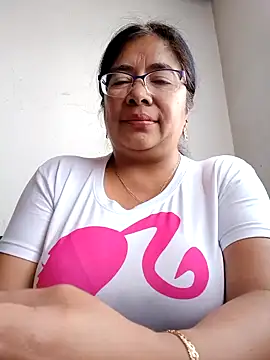 Snapshot of __valentina18 chatting on 12/12/24, 04:21   valentina18 online show from 12/12/24, 04:21