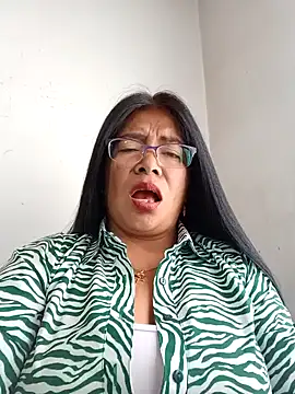 Snapshot of __valentina18 chatting on 12/31/24, 08:23   valentina18 online show from 12/31/24, 08:23