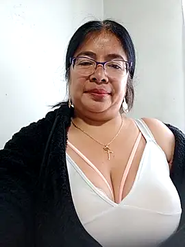 Snapshot of __valentina18 chatting on 02/20/25, 01:08   valentina18 online show from 02/20/25, 01:08