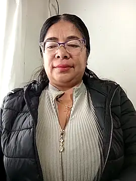 Snapshot of __valentina18 chatting on 09/11/25, 01:11   valentina18 online show from 09/11/25, 01:11