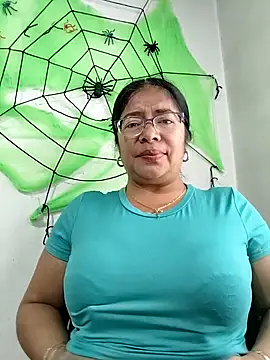 Snapshot of __valentina18 chatting on 10/05/25, 01:09   valentina18 online show from 10/05/25, 01:09