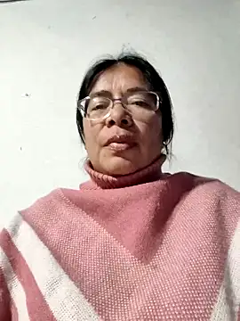 Snapshot of __valentina18 chatting on 11/06/25, 01:28 valentina18 online show from 11/06/25, 01:28