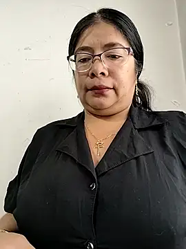 Snapshot of __valentina18 chatting on 11/14/25, 12:59 valentina18 online show from 11/14/25, 12:59