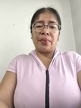 Snapshot of __valentina18 chatting on 11/29/25, 01:14 valentina18 online show from 11/29/25, 01:14