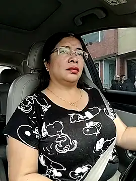 Snapshot of __valentina18 chatting on 11/30/25, 03:49 valentina18 online show from 11/30/25, 03:49