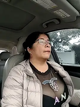 Snapshot of __valentina18 chatting on 12/03/25, 01:42 valentina18 online show from 12/03/25, 01:42