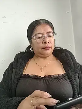 Snapshot of __valentina18 chatting on 12/04/25, 01:09 valentina18 online show from 12/04/25, 01:09