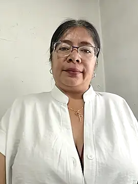 Snapshot of __valentina18 chatting on 12/15/25, 01:26 valentina18 online show from 12/15/25, 01:26