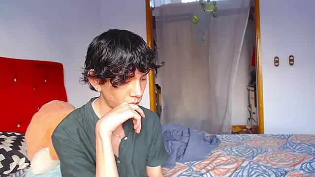 Snapshot of LAICK_01 chatting on 04/02/26, 10:29 LAICK 01 online show from 04/02/26, 10:29